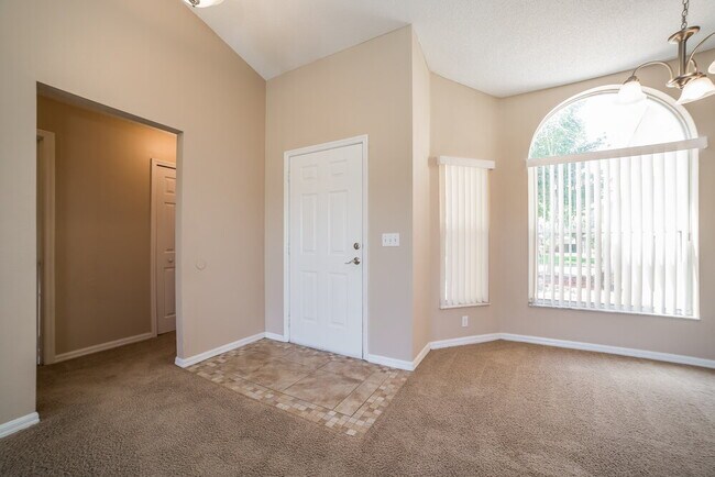 Foto del edificio - 1451 Stoneywood Way