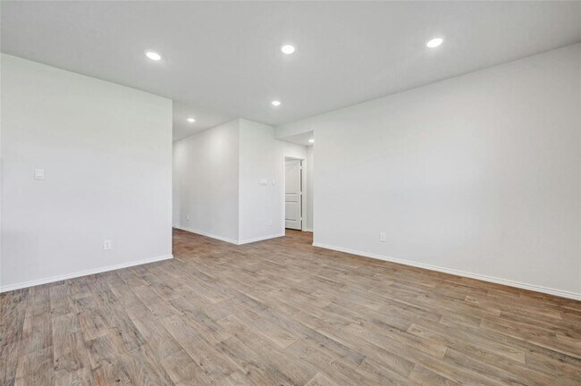 Building Photo - 1711 Windsor Blvd