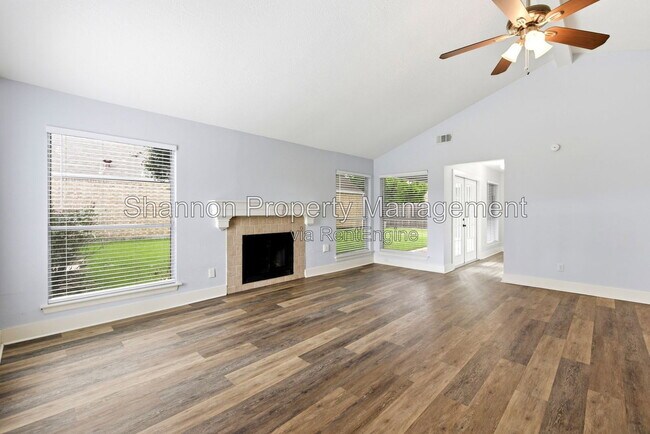 Foto del edificio - 16625 Ivy Grove Dr