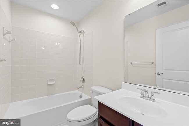 Building Photo - 4382 Daisy Reid Ave