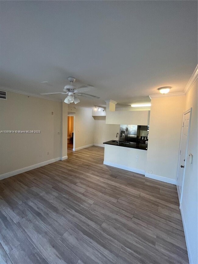 Building Photo - 6492 Emerald Dunes Dr