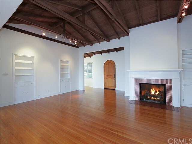 Building Photo - 6432 Via Canada