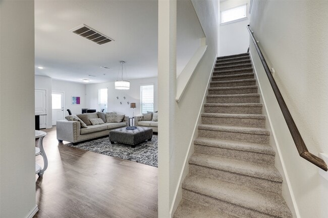 Foto del edificio - 4711 Windmill Run Dr