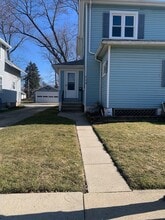 Building Photo - 739 Iowa Ave