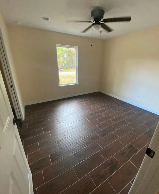 Foto del edificio - 15749 SW 55th Avenue Rd