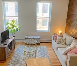 Images are representative samples of the advertised unit. Actual units shown during tours may differ - 42 Warwick St