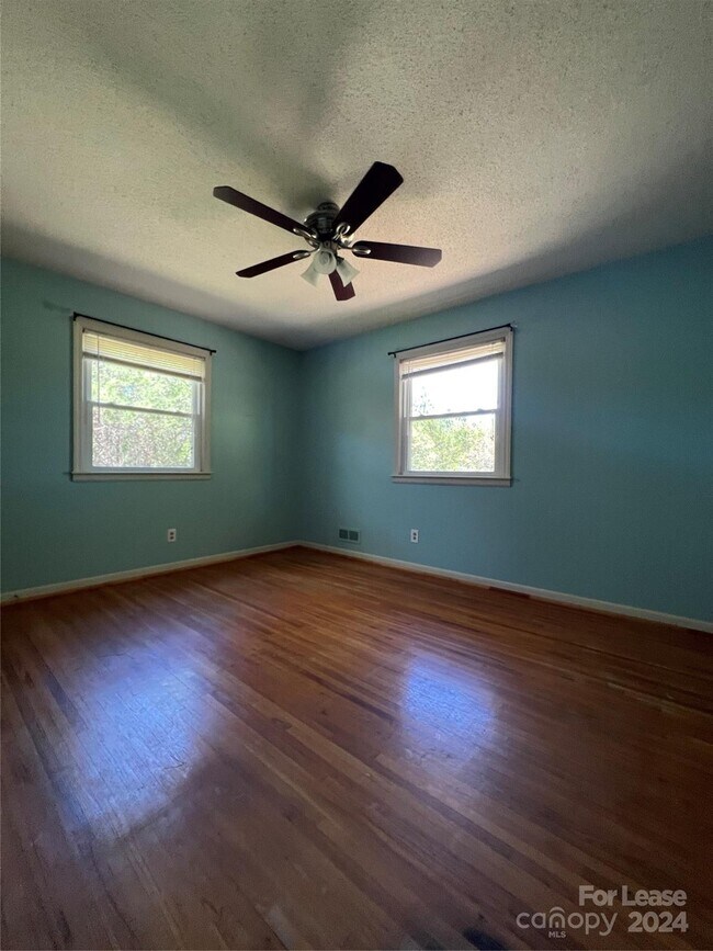 Building Photo - 1575 Simplicity Rd