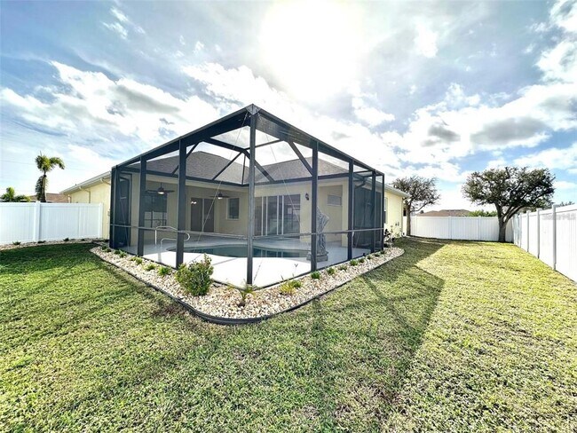 Building Photo - 9423 Rosebud Cir