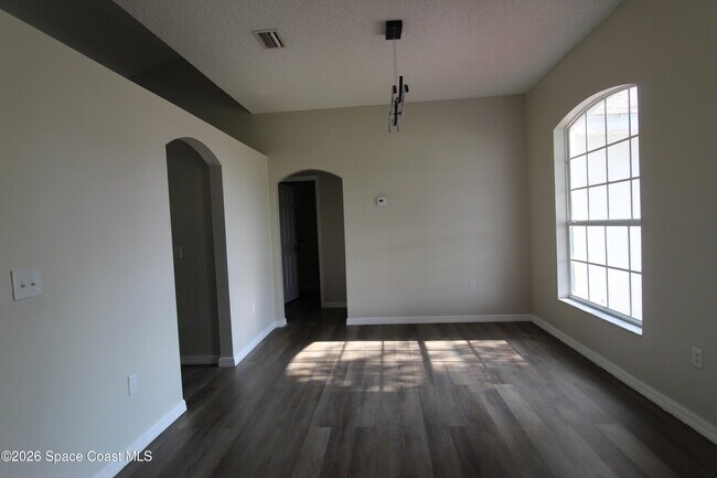 Foto del edificio - 959 Pine Walk Ct NE