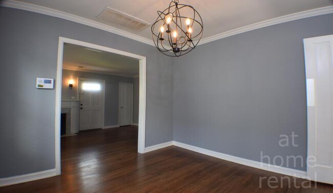Building Photo - 1208 S Columbia Ave
