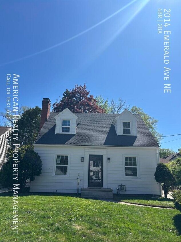 Primary Photo - 2014 Emerald Ave NE