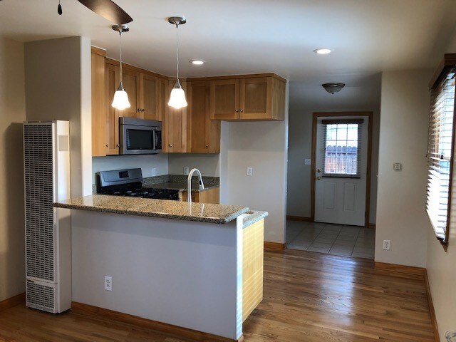 Building Photo - 218 N Balcom Ave