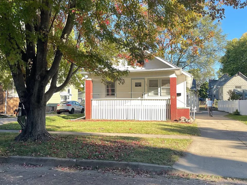 Primary Photo - 1105 E Kansas St