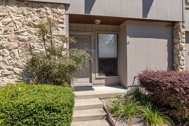 Building Photo - 3724 NW 54th Ln