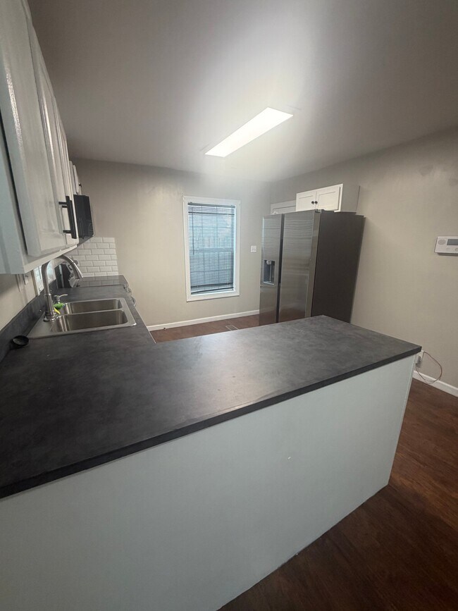 Foto del edificio - 1153 Sullivant Ave
