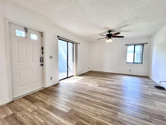 Building Photo - 2535 SW 22nd Ave