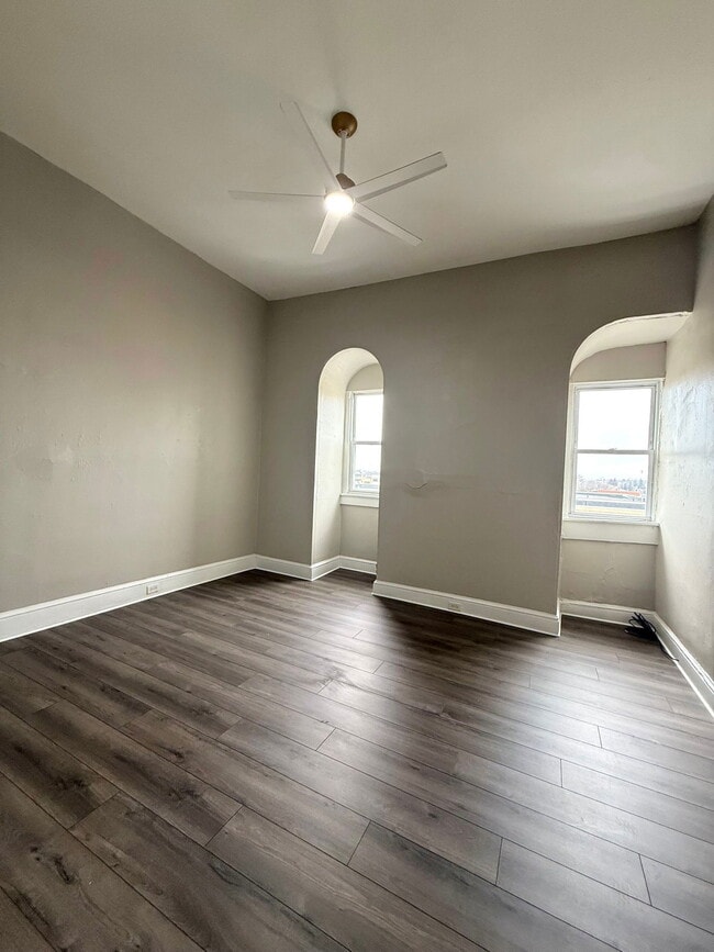 Building Photo - 241 N Queen St