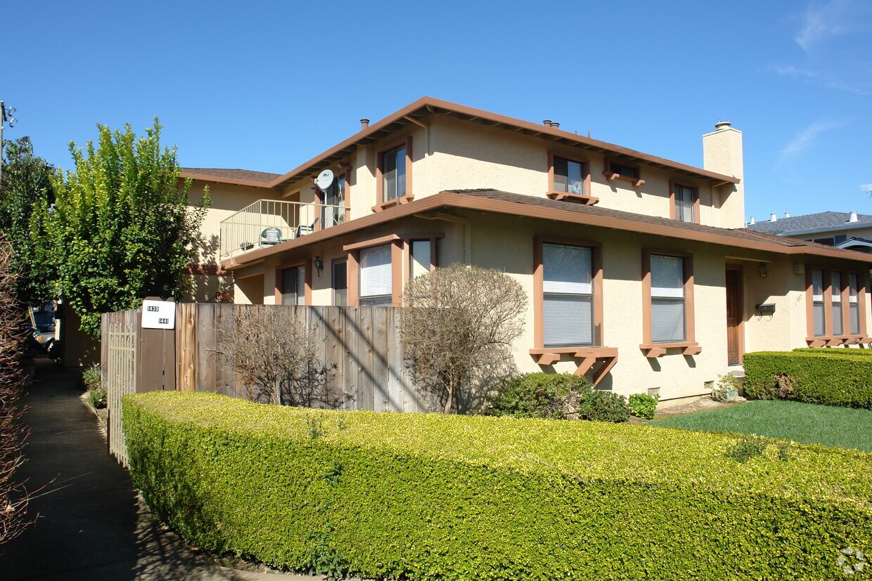 Foto del edificio - 1437 Lexington Dr