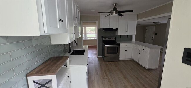 Foto del edificio - 245 Forest Hills Dr