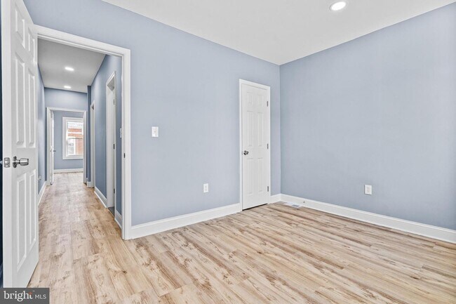 Building Photo - 818 N Rose St