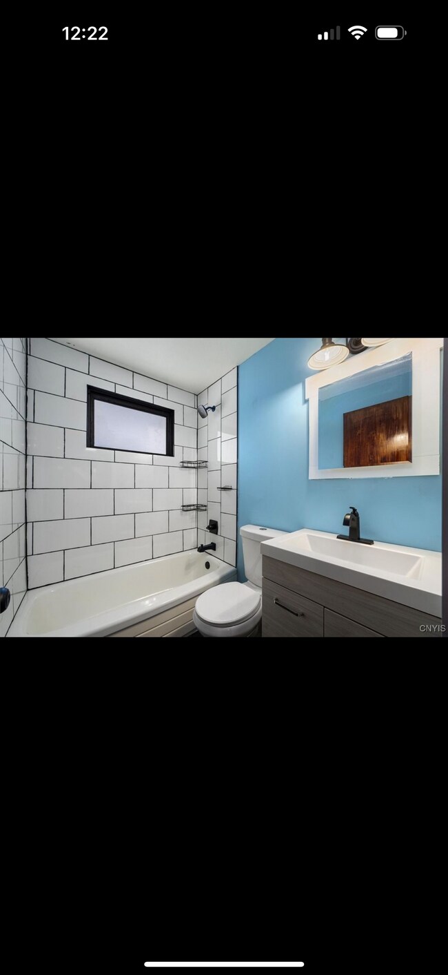 Foto del edificio - 301 Viking Pl