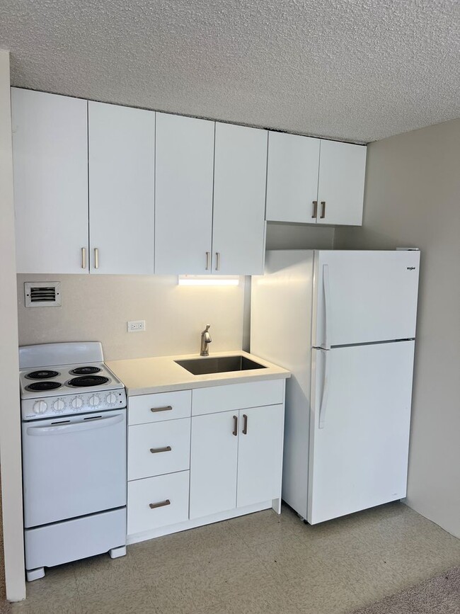 Foto del edificio - Spacious Studio in Midtown Ala Moana