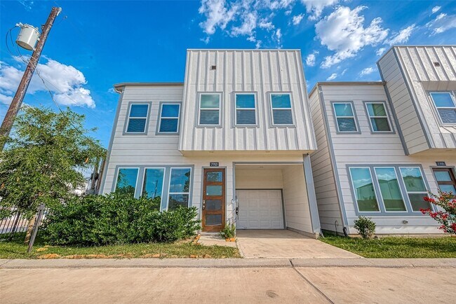 Building Photo - 7703 Rainbow Cl