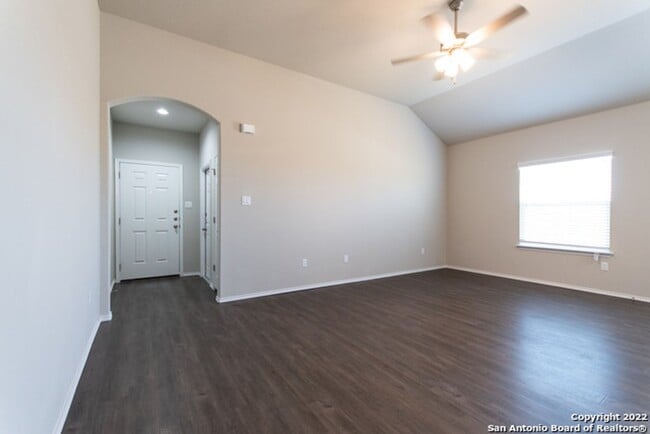 Foto del edificio - Luxury 3/2 Duplex in Seguin (Navarro ISD)