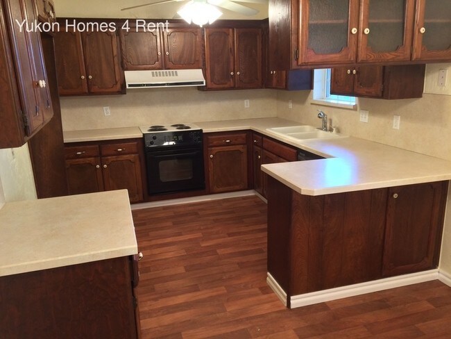 Building Photo - 701 Miller Dr