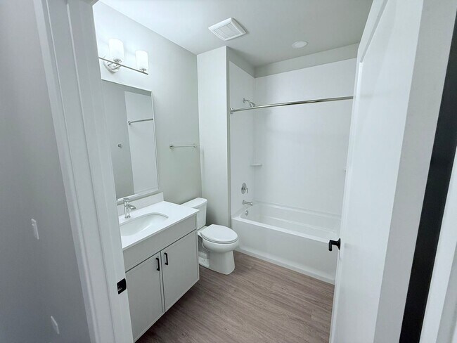 Foto del edificio - 464 Glenwood Ave