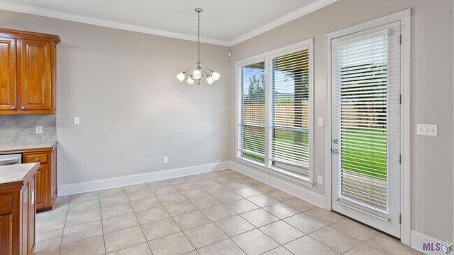 Foto del edificio - 10741 Hillmont Ave