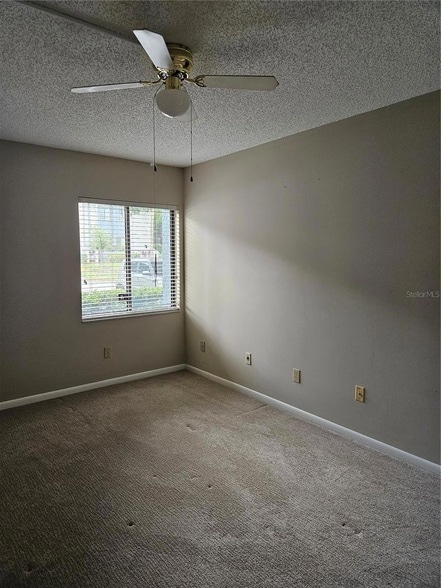 Building Photo - 7 Escondido Cir