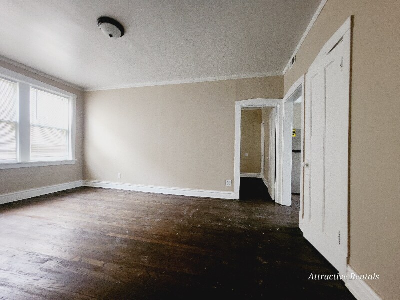 Primary Photo - 1156 S Mason Ave