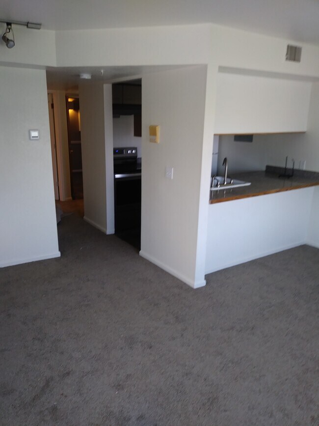 Kitchen and Hall - 2727 Folsom St
