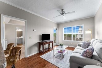 Building Photo - 2025 Woodmont Blvd