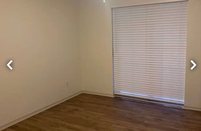 Building Photo - 18333 Roehampton Dr