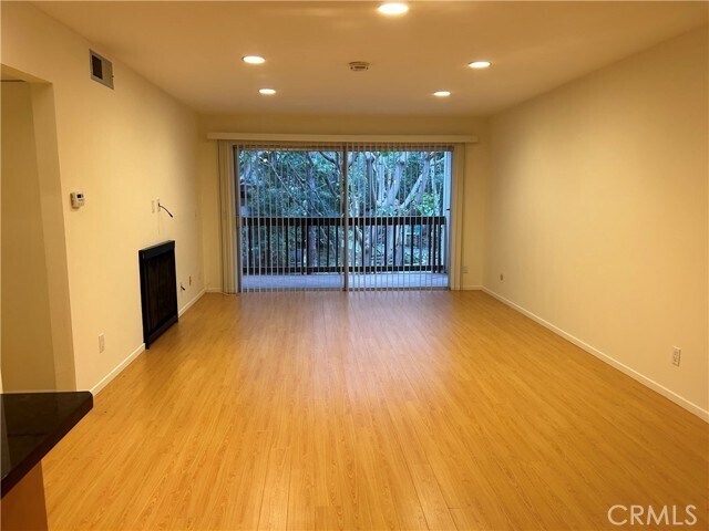 Building Photo - 8221 Raintree Cir