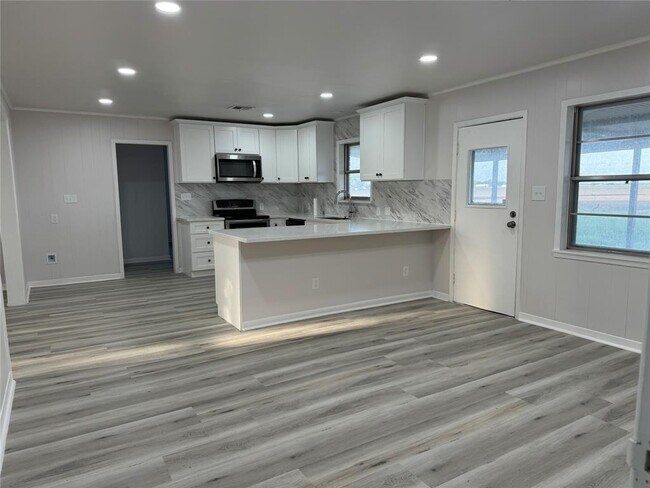 Building Photo - 13707 Farm to Market 1489
