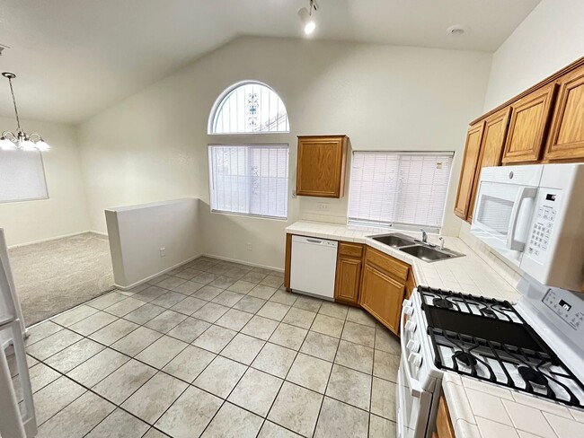 Building Photo - Welcome Home! Charming 3 Bedroom, 2 Bath, ...