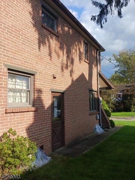 Building Photo - 20 New Brier Ln