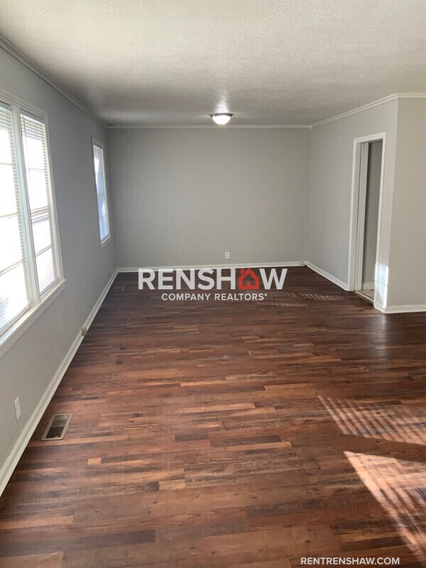 Foto del edificio - 212 N Poplar St