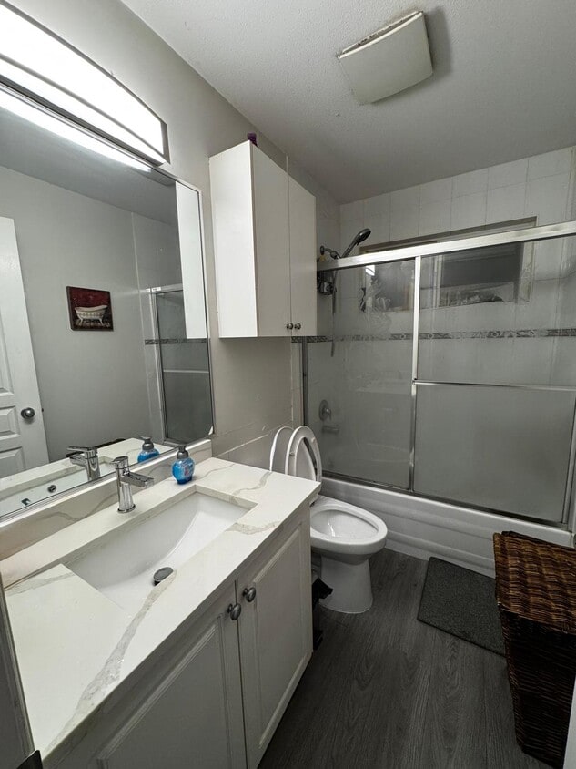 Building Photo - 7890 115 St