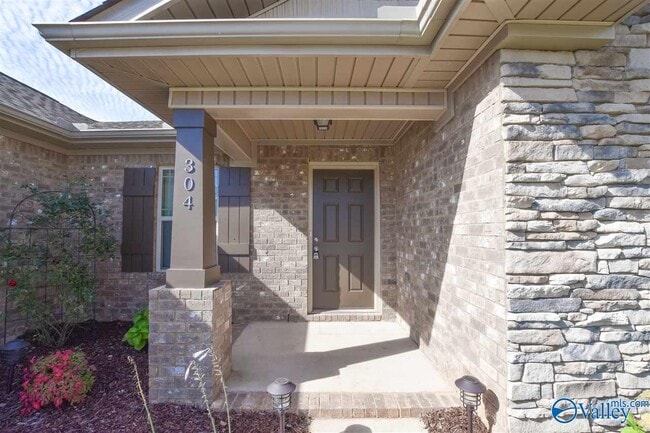 Building Photo - 304 Fenrose Dr
