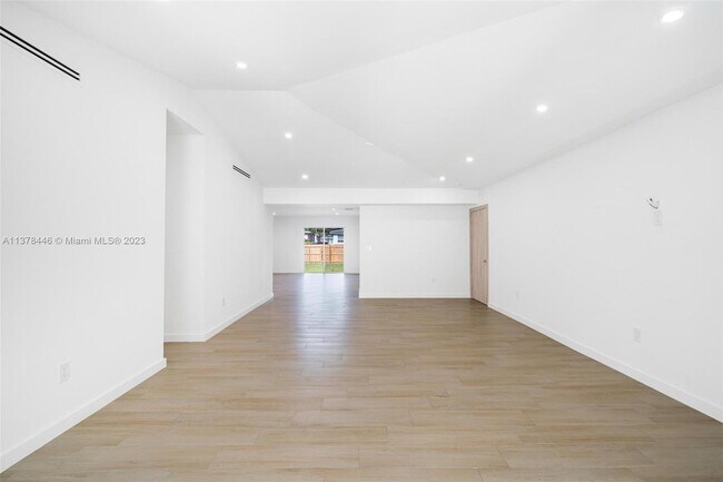 Building Photo - 234 Minola Dr