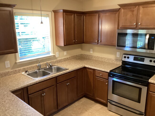 Building Photo - 248 Camden Dr