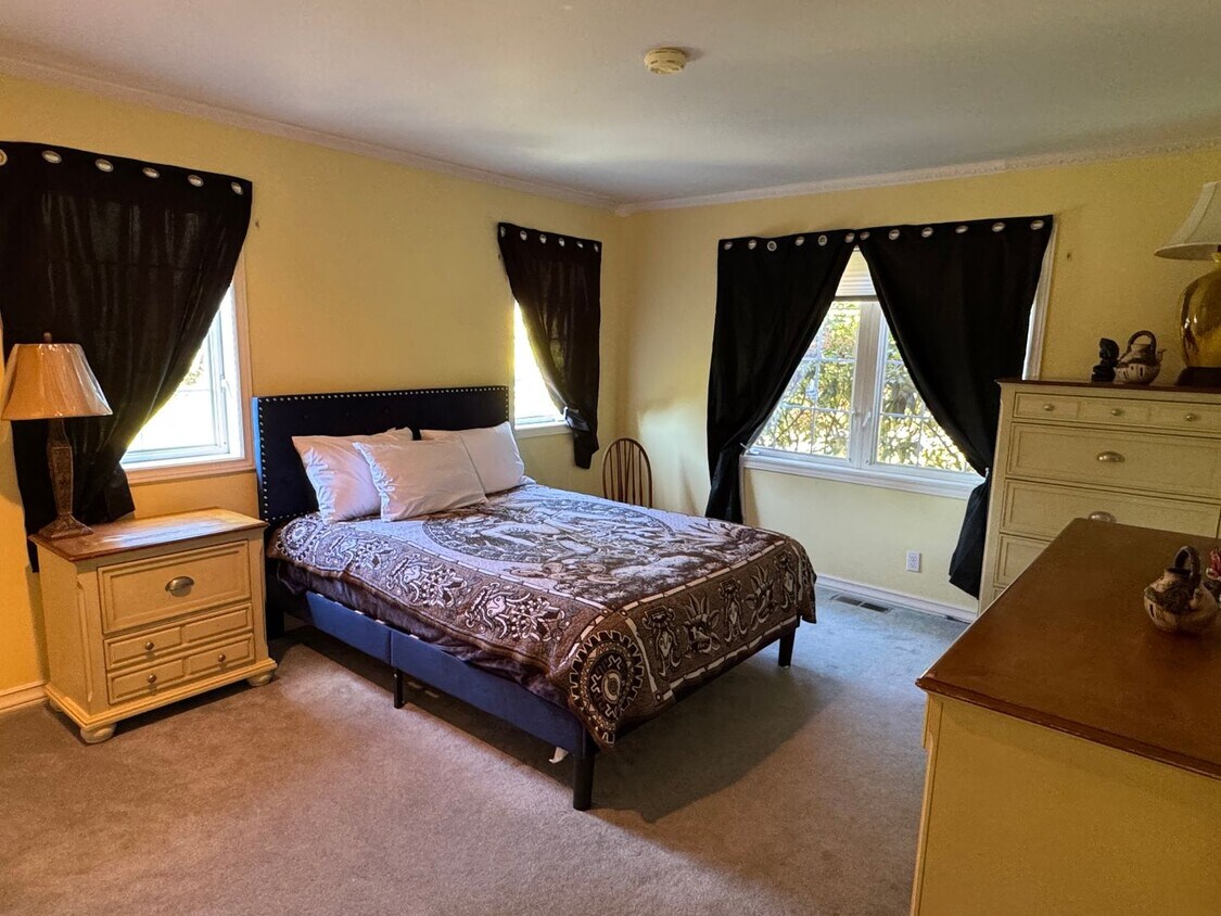 Foto principal - 2736 Stein Hill Ln