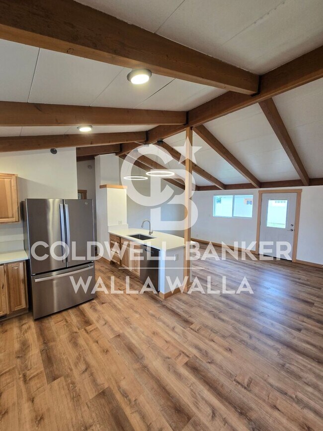 Building Photo - 2022-2036 E Alder St