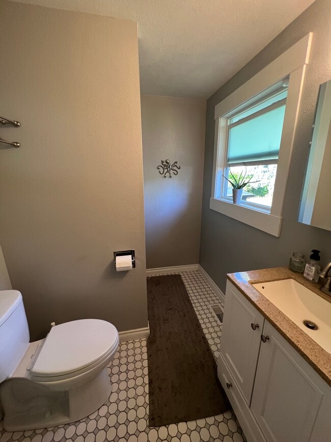 Foto del edificio - 98 SW Hartley Ave