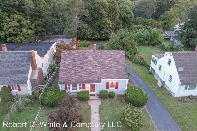 Foto del edificio - 4 br, 2.5 bath House - 33 Westerfield Road