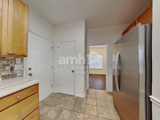 Building Photo - 2488 Somerset Place Dr